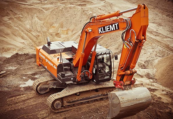 工程機(jī)械之推土機(jī)深度解析：保養(yǎng)步驟詳解、二手市場(chǎng)觀察及挖機(jī)保養(yǎng)技巧